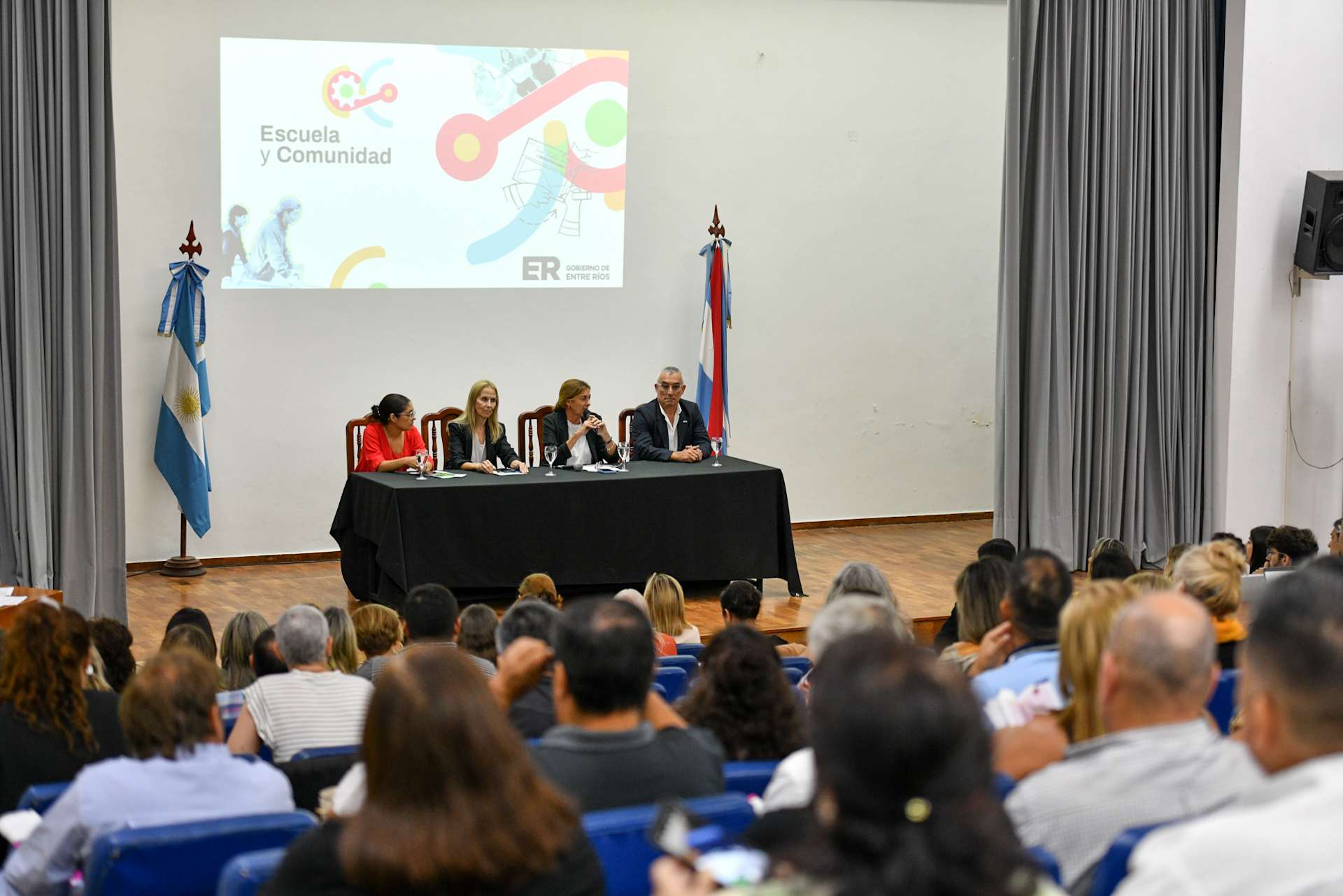 Se presentó el programa Escuela y Comunidad para transformar la secundaria