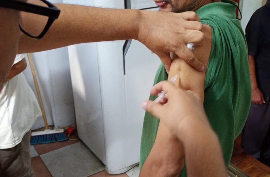 Vacunación y control médico para personas en situación de calle en Paraná