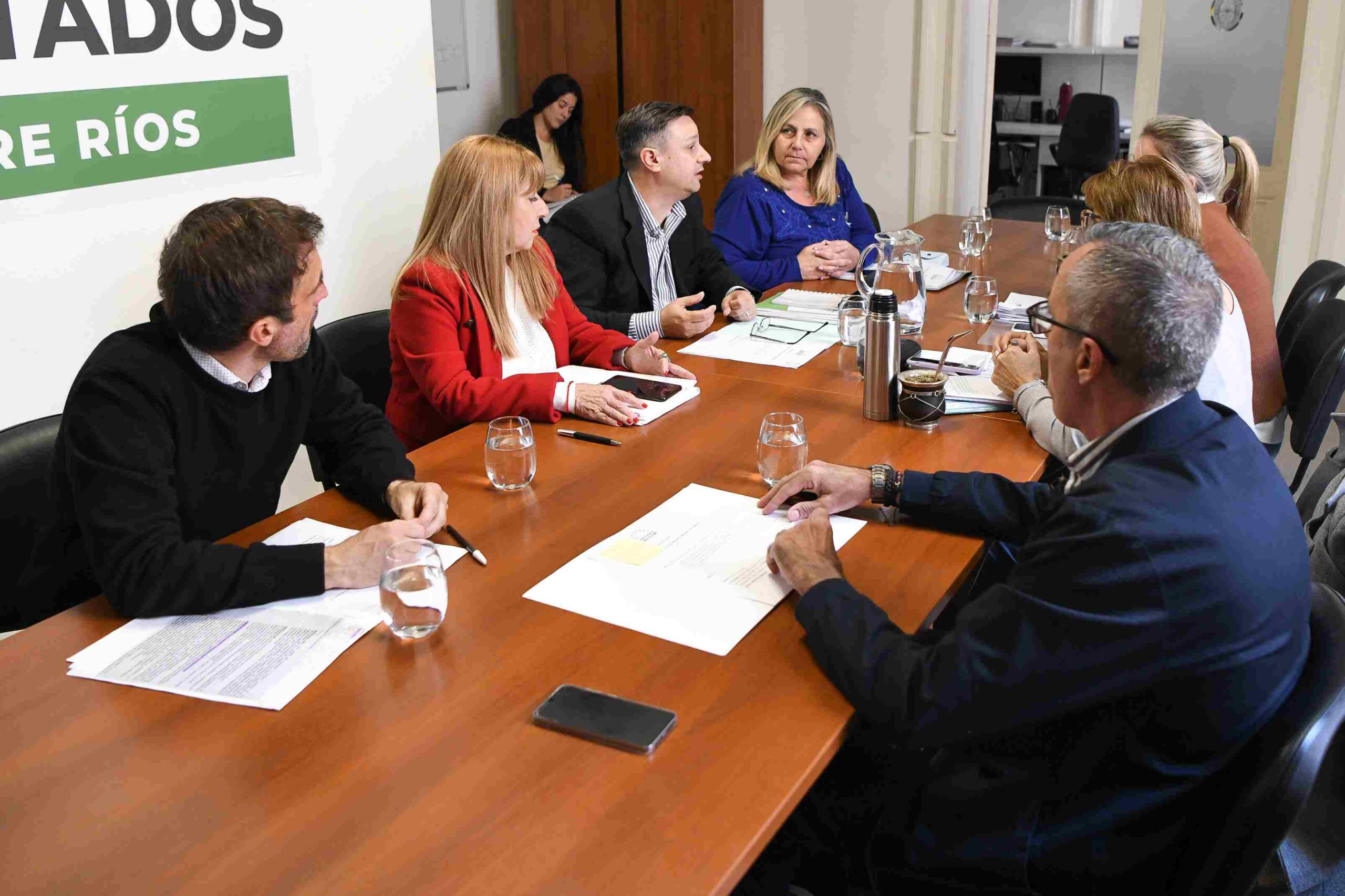 Avanzan en la habilitación a las comunas para contraer crédito público