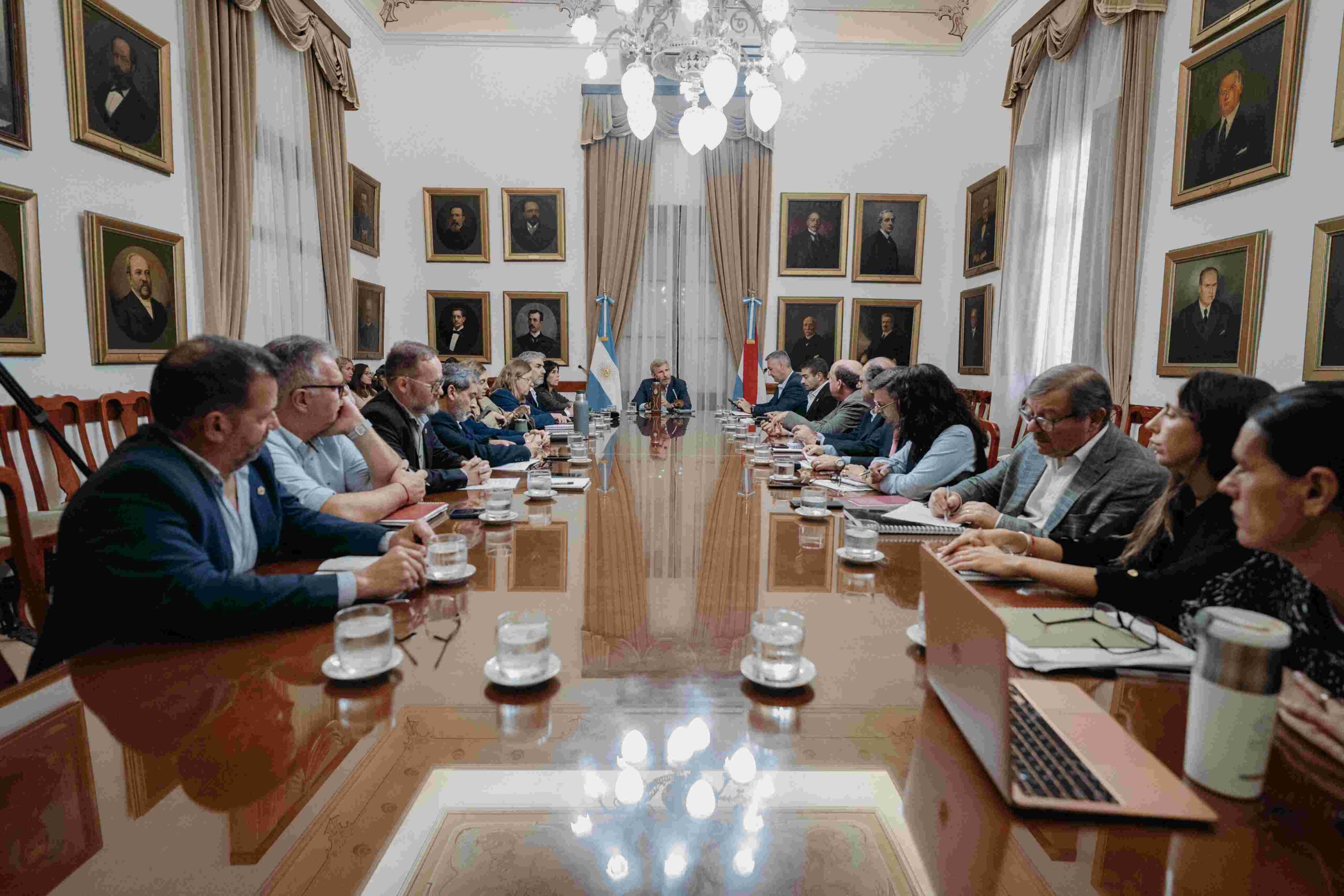 Salud Mental, vacunación y adicciones en la agenda de gabinete
