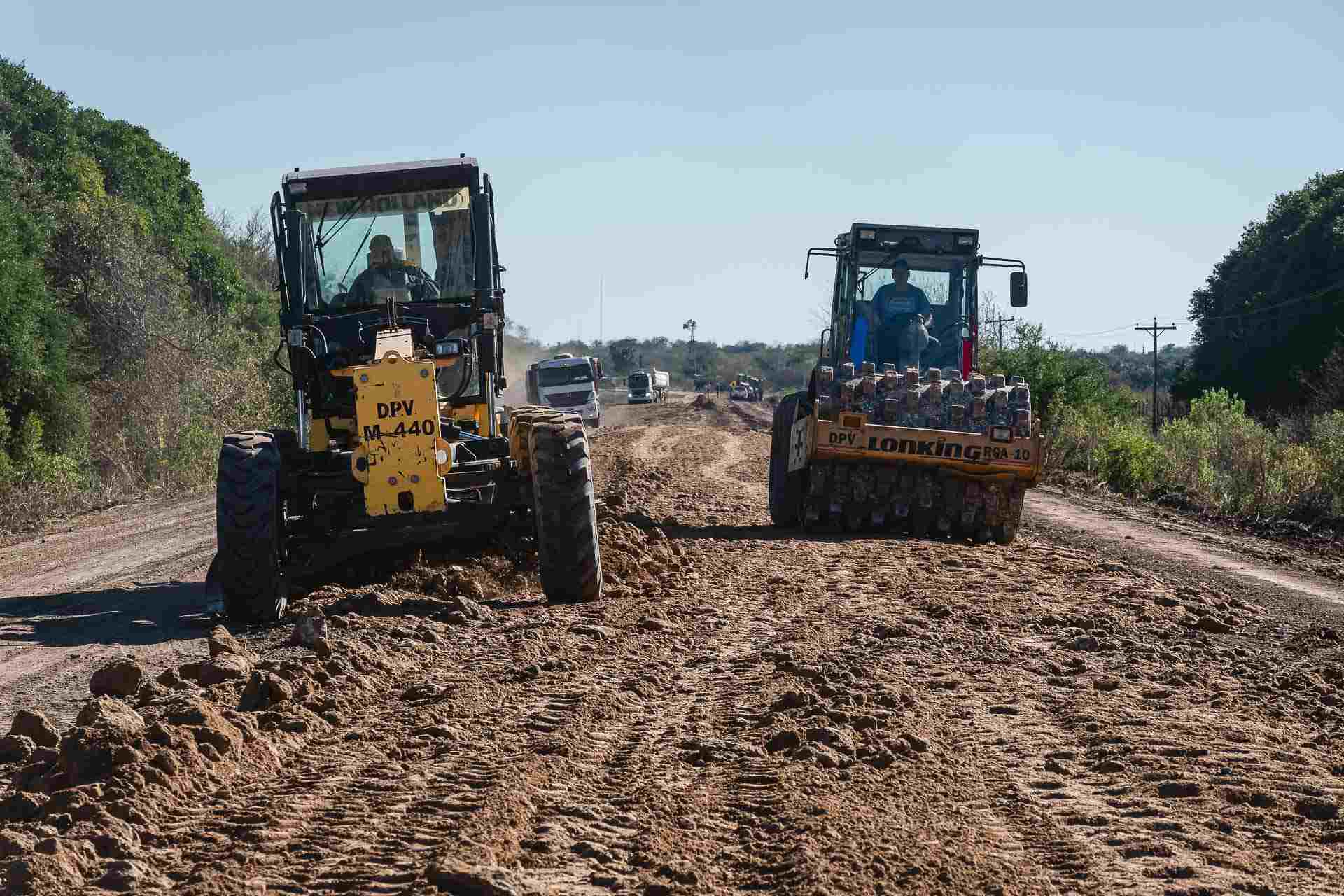Prosiguen las mejoras en caminos rurales del departamento Tala