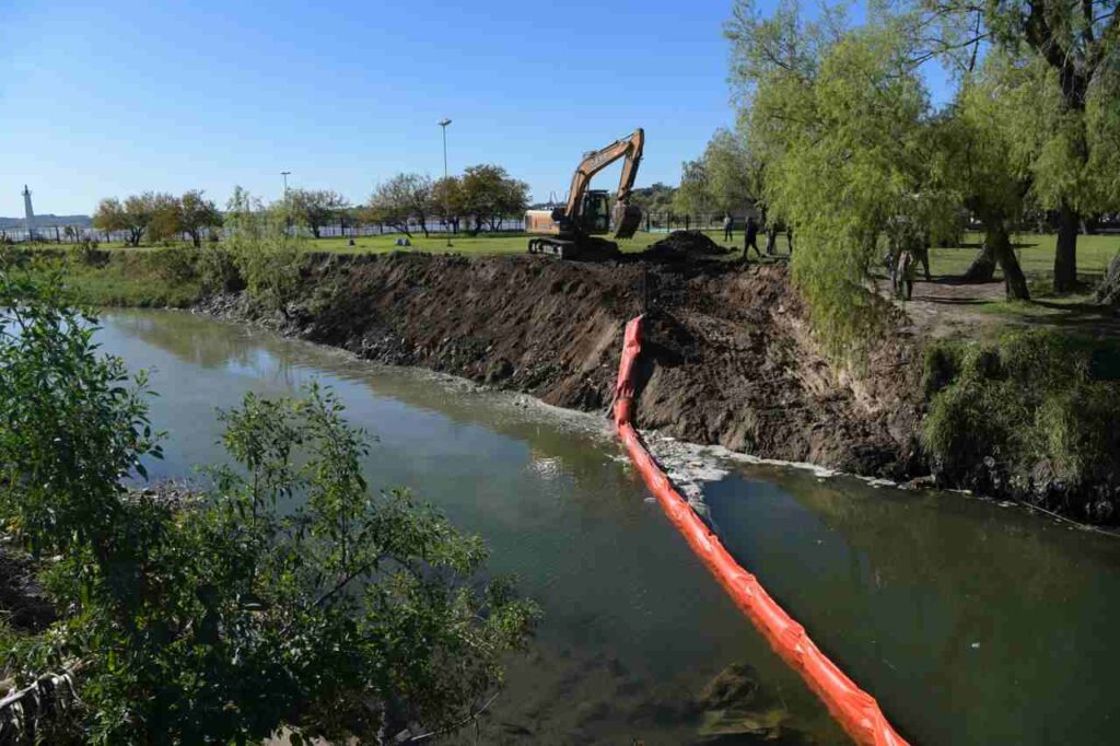  El Municipio de Paraná implementó un plan de manejo de residuos sobre el arroyo Antoñico