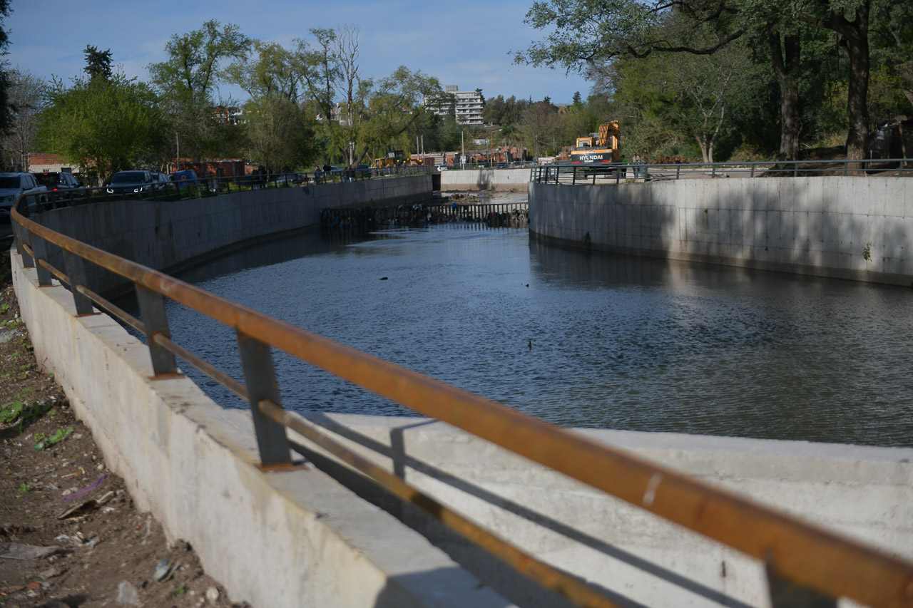 Entra en la etapa final la obra de sistematización, saneamiento e integración urbana del Arroyo Las Viejas