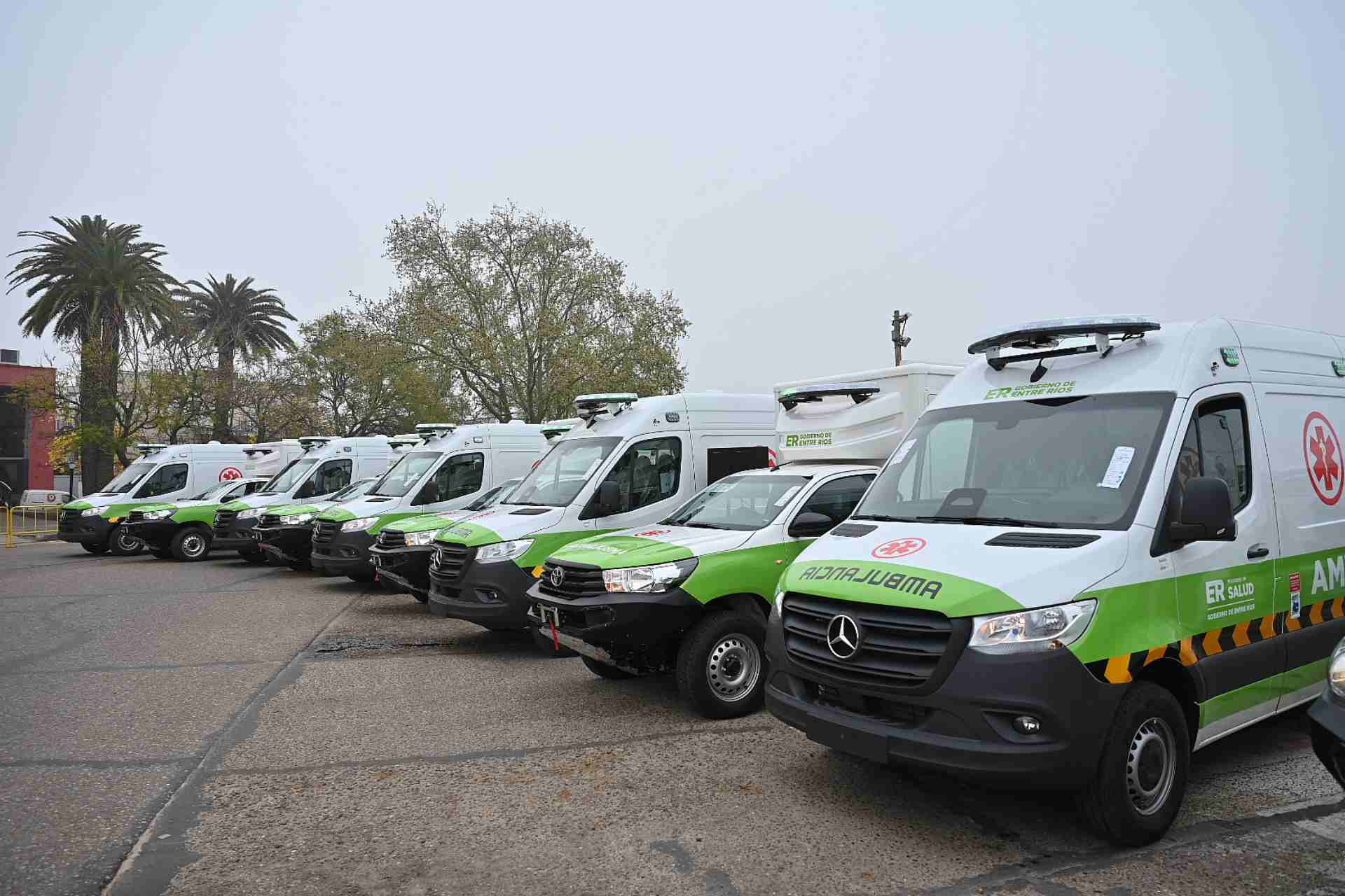 La provincia recibe de CTM Salto Grande 20 ambulancias y tecnología para fortalecer la salud pública