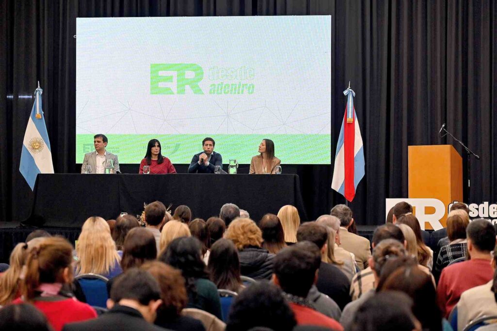 El gobierno lanzó Entre Ríos desde adentro, un programa de formación para trabajadores estatales de toda la provincia