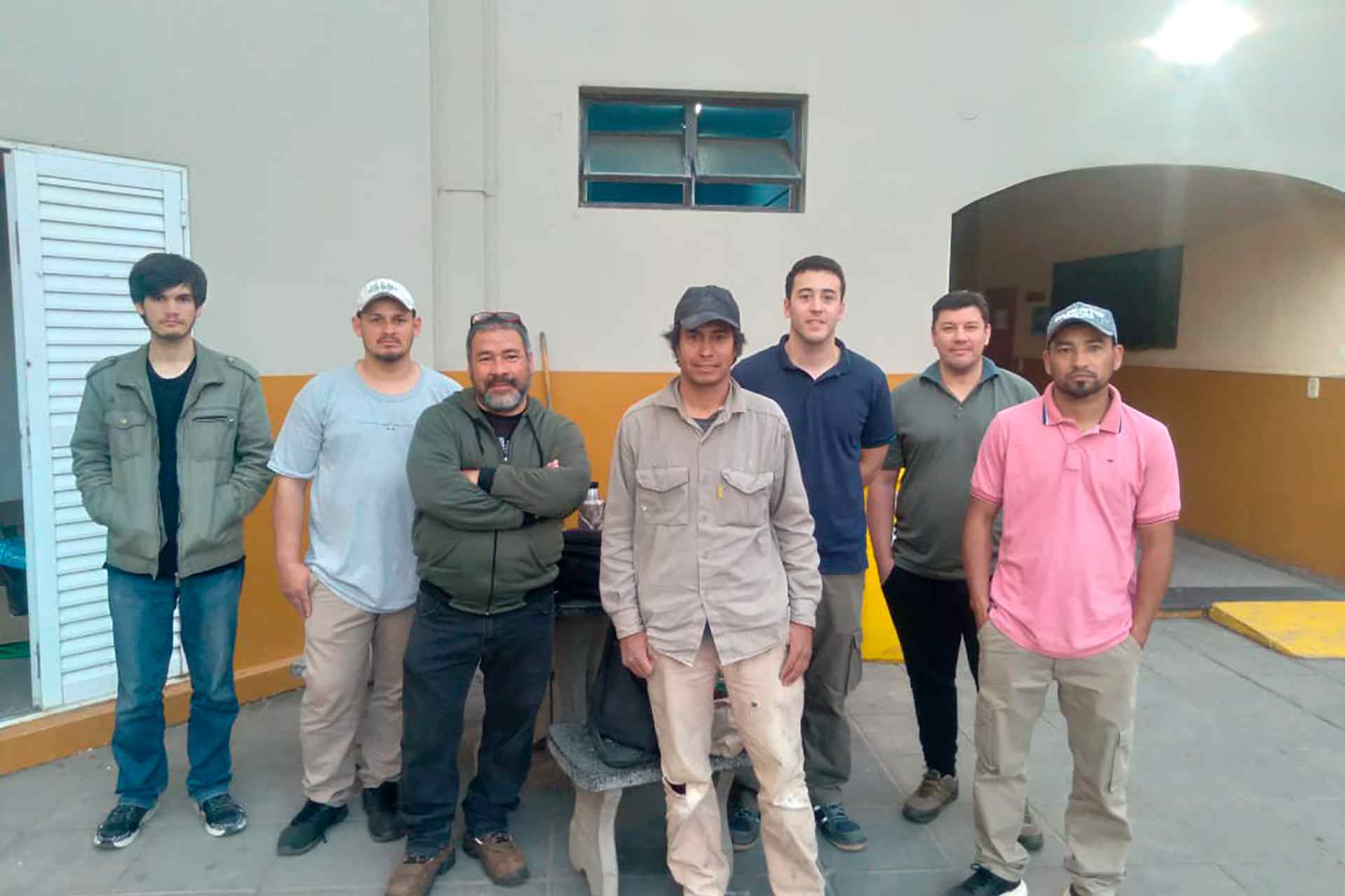 Estudiantes realizan arreglos en escuelas de Concordia como parte de sus prácticas