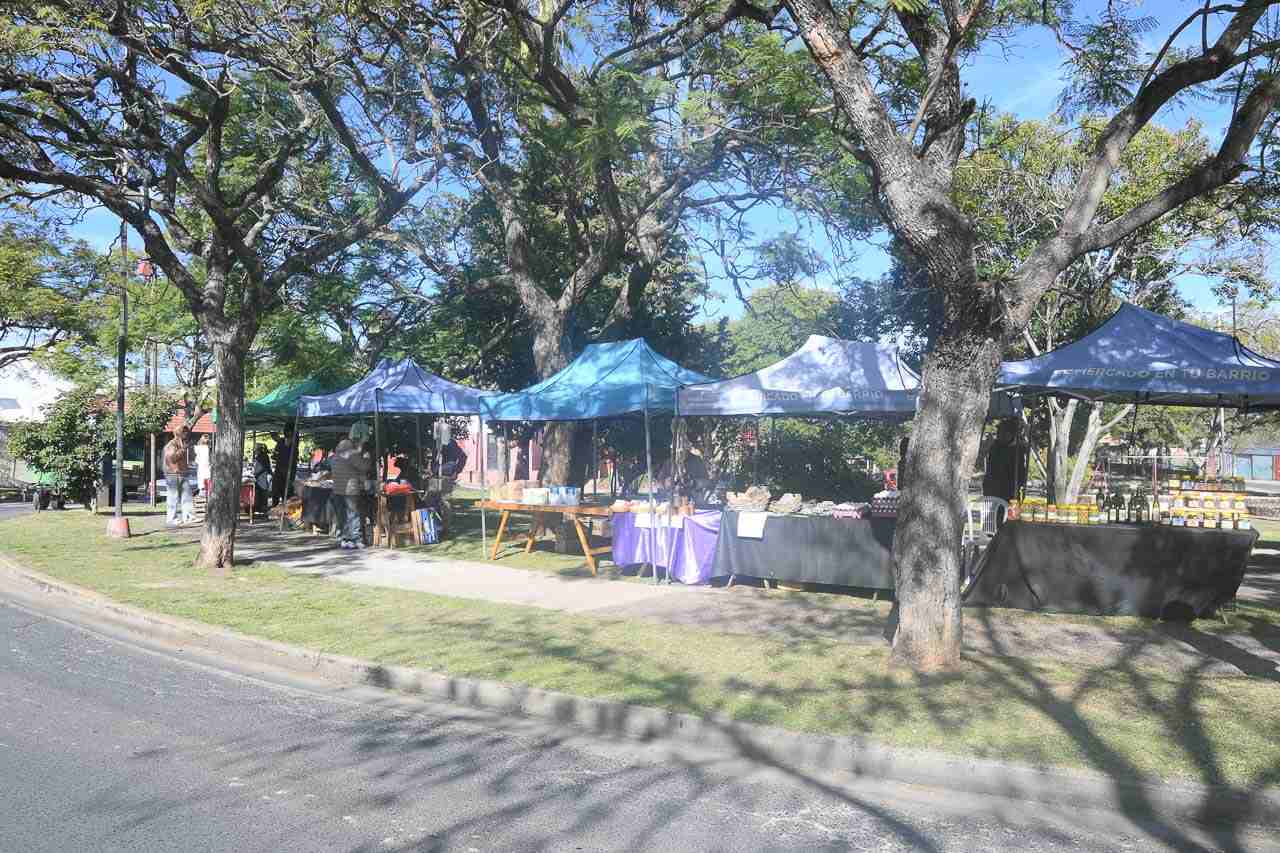 La Feria en tu Barrio sigue llevando productos frescos a precio accesible a vecinales de Paraná