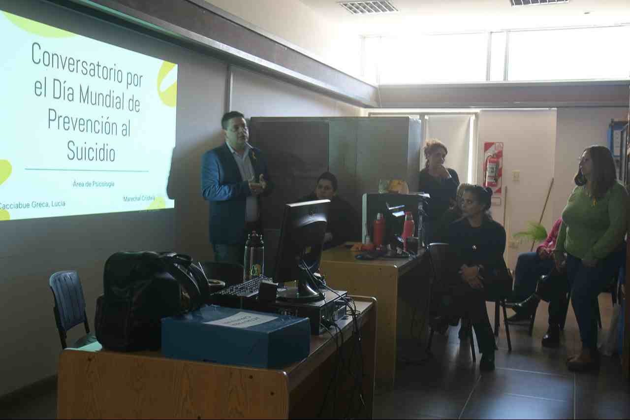  Realizaron un conversatorio sobre salud mental en el marco del Día de Prevención del Suicidio