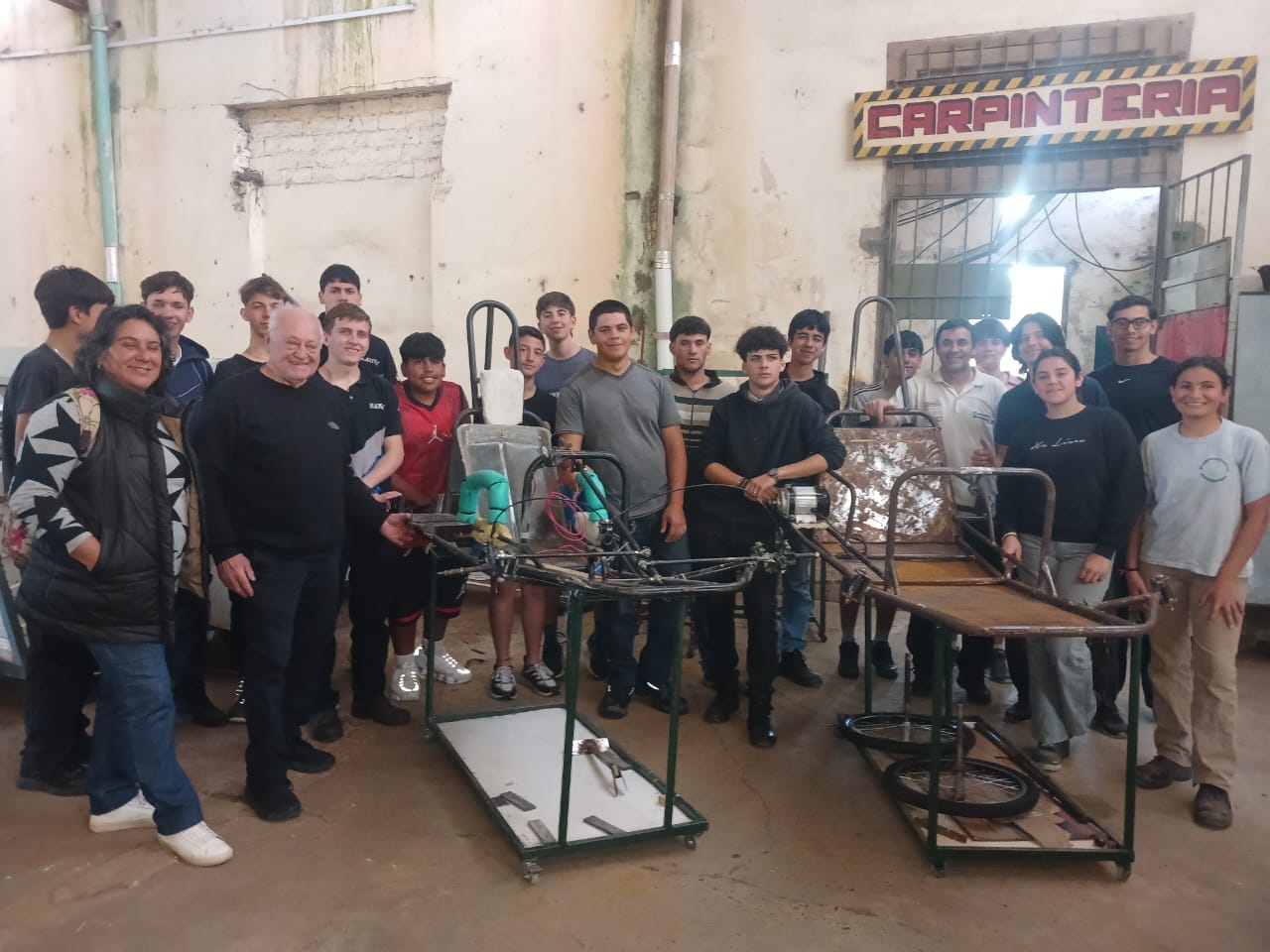 La EET N° 3 de Concepción del Uruguay exhibirá autos eléctricos réplica de la Fórmula 5