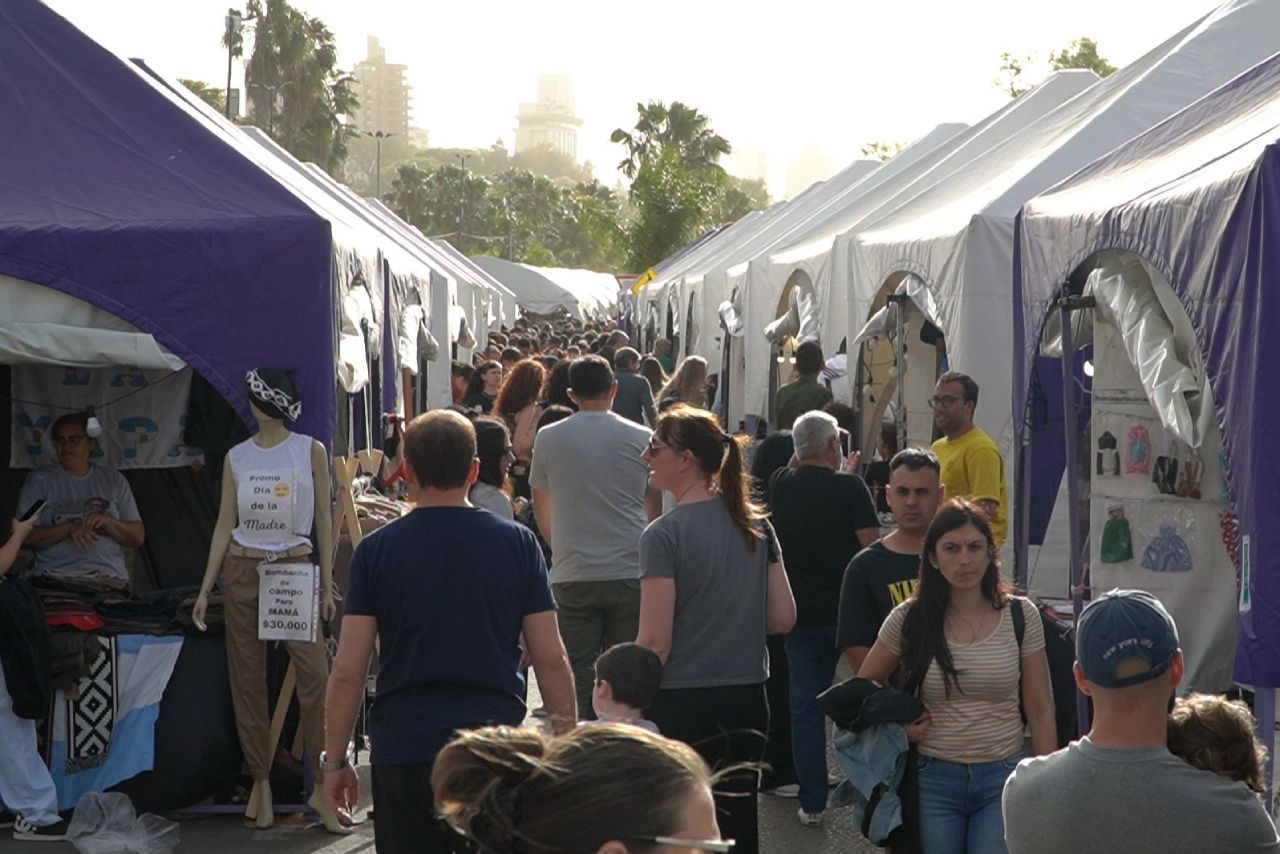 La Feria de Artesanos y Emprendedores visibilizó el trabajo local y un tradicional espacio de encuentro 