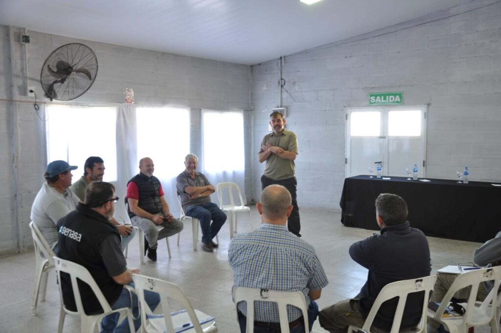 Maciá capacita nuevos inspectores apícolas