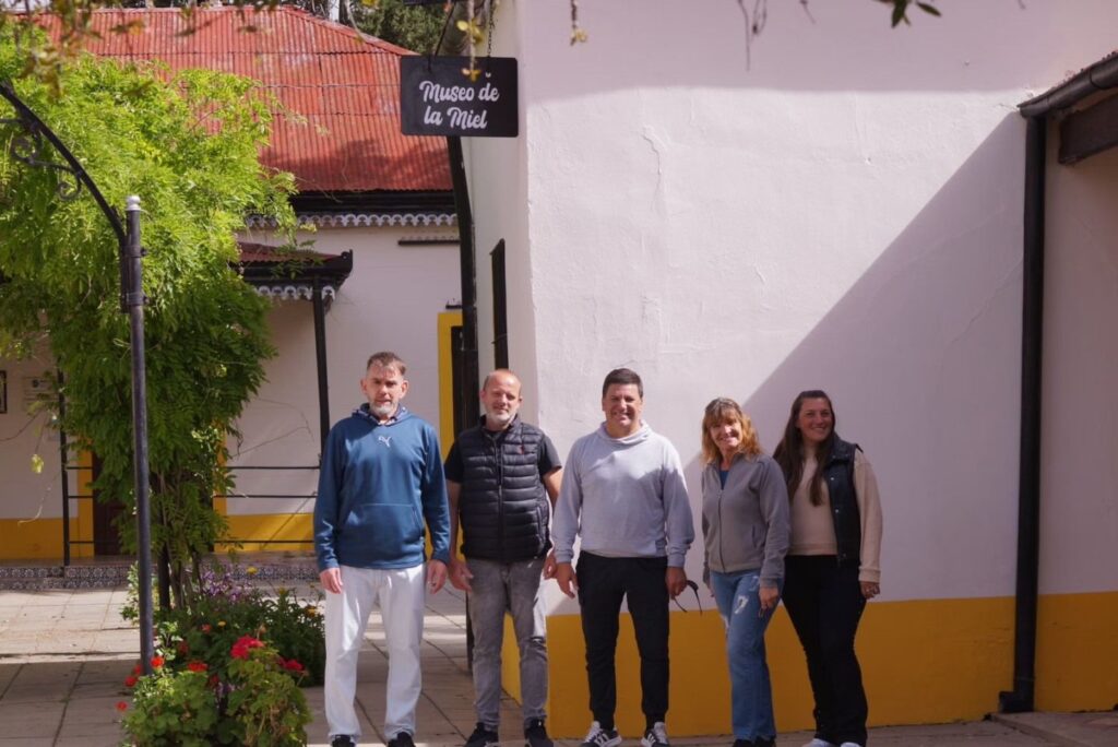 Maciá inauguró su Muestra Apícola Permanente en Estancia San Eusebio