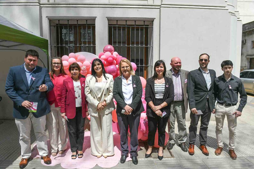 Octubre Rosa: Aluani compartió una actividad de prevención contra el cáncer de mama
