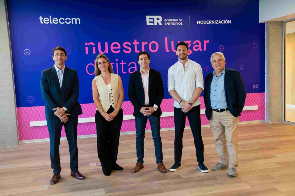 El Gobierno de Entre Ríos y Telecom pusieron en marcha un aula digital en el Mirador TEC