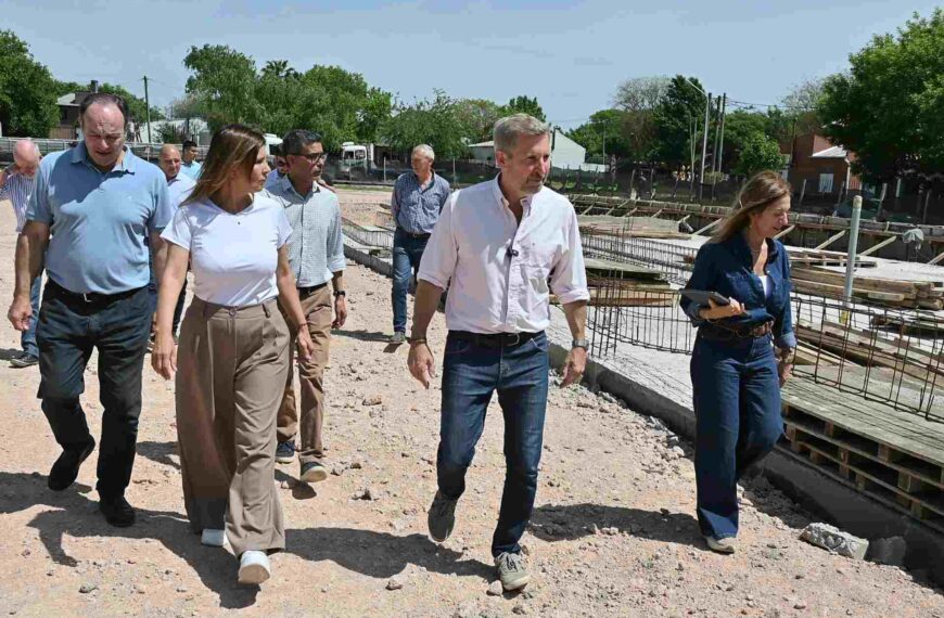 En Ubajay, el gobernador visitó obras clave para la educación y el desarrollo productivo