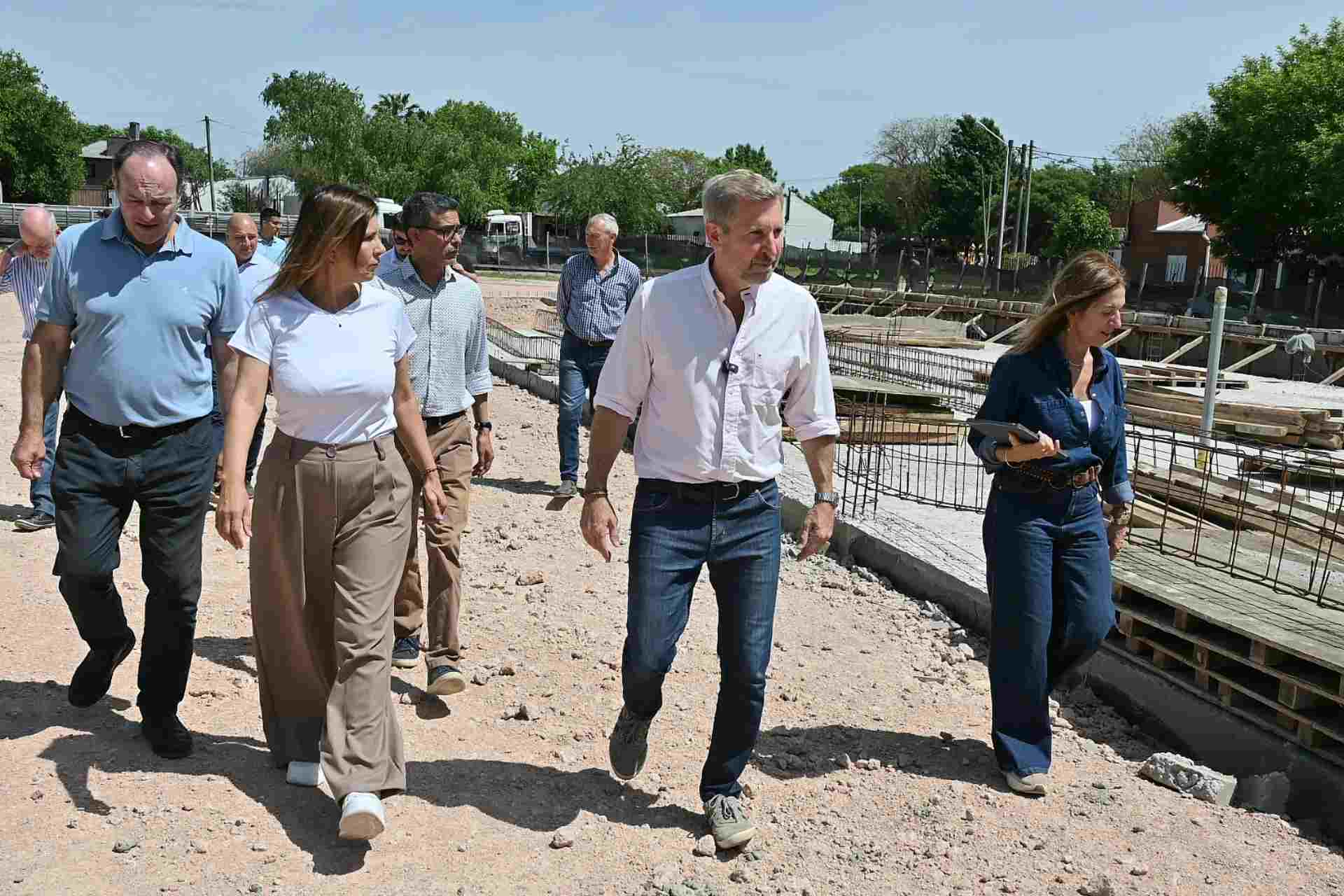 En Ubajay, el gobernador visitó obras clave para la educación y el desarrollo productivo
