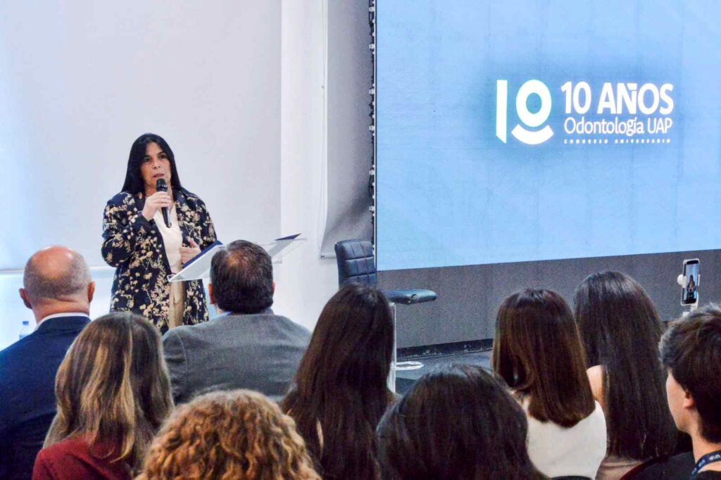 Aluani acompañó los 10 años de la Carrera de Odontología de la UAP