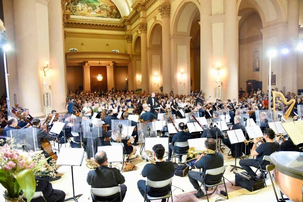 Concepción del Uruguay vibró al ritmo de Strauss con la Sinfónica de Entre Ríos en la Basílica Inmaculada Concepción