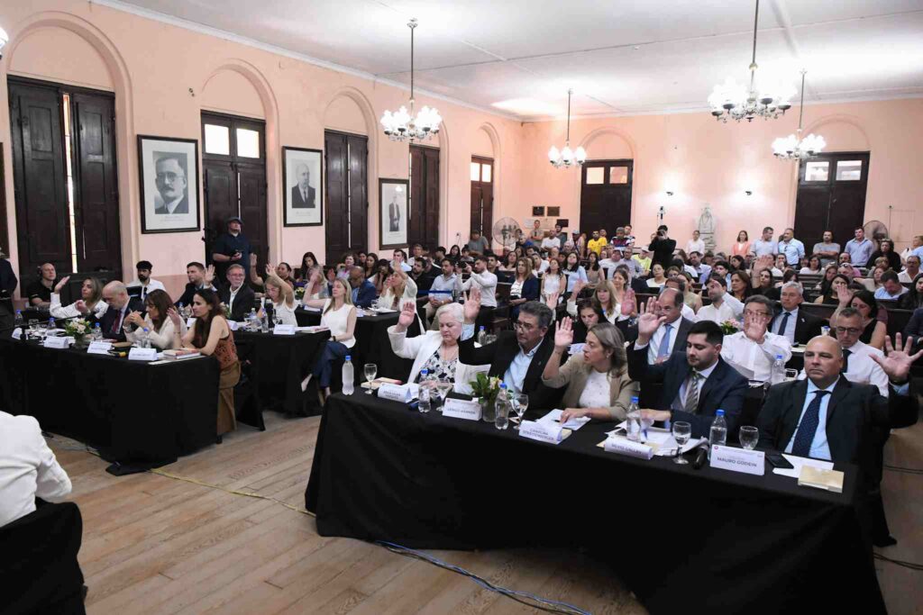 Diputados sesionó en el Colegio Superior Urquiza