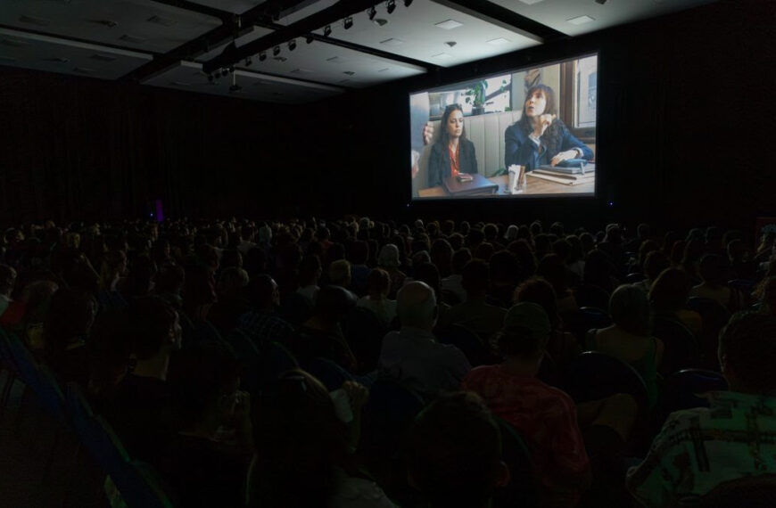 El FICER sumó otra jornada multitudinaria y este sábado tiene su entrega de premios