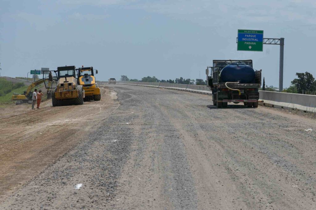 La Municipalidad de Paraná reactiva la obra de la Ruta 12 y mejora el acceso al Parque Industrial