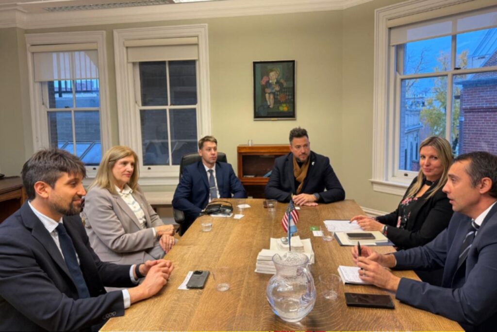 La intendenta Romero gestionó ante organismos internacionales financiamiento para obras estratégicas de Paraná
