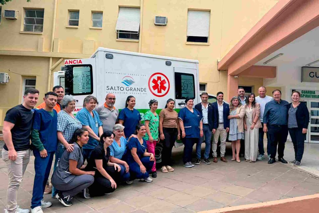 Salud entregó cinco nuevas ambulancias en Concordia y Chajarí