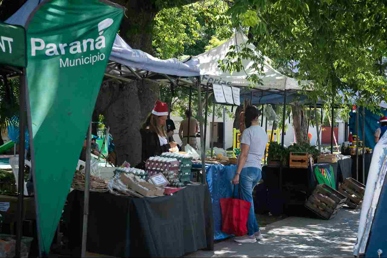 En Paraná, Feria en tu Barrio lanzó su especial navideño