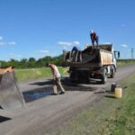 Maciá realiza obras de bacheo en el acceso por Ruta Provincial 30