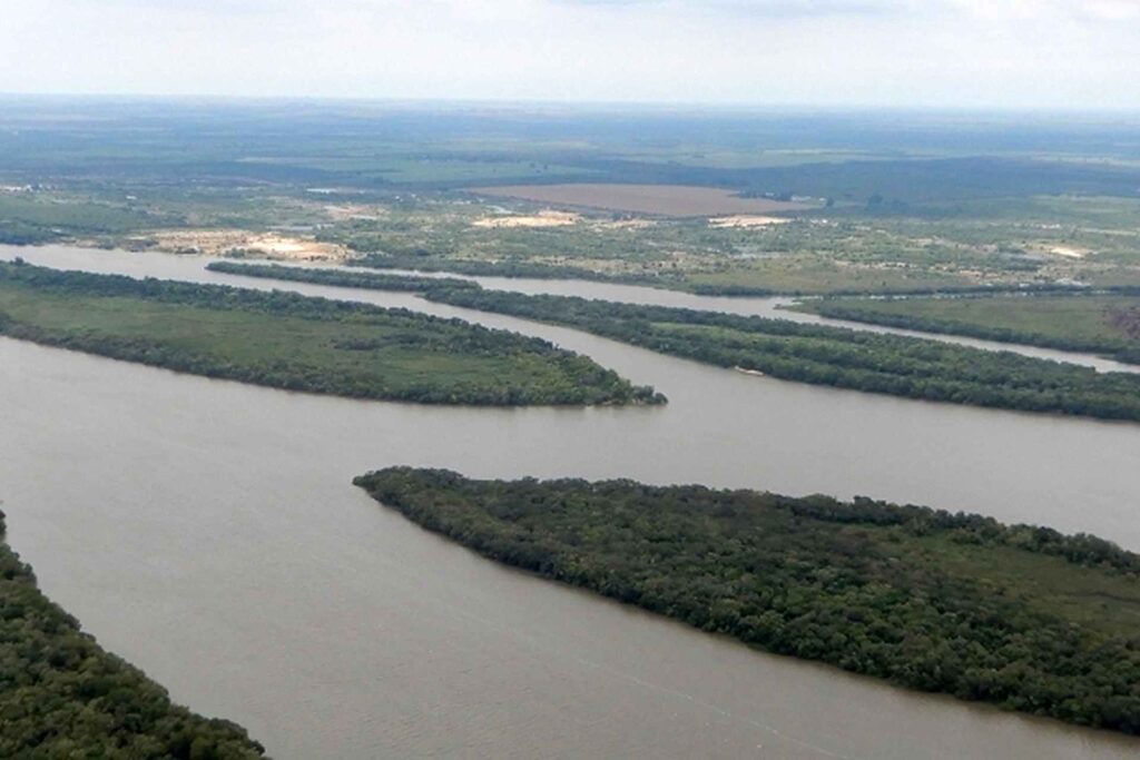 Con mano de obra local concretan mejoras a la infraestructura del Parque Islas y Canales Verdes