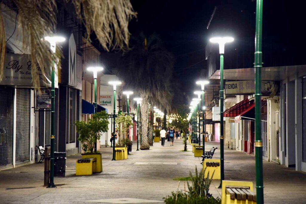 Concepción del Uruguay renovó la iluminación de su peatonal con tecnología LED