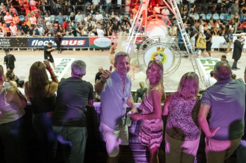 Frigerio disfrutó de los corsos de Gualeguay en la segunda noche de presentación