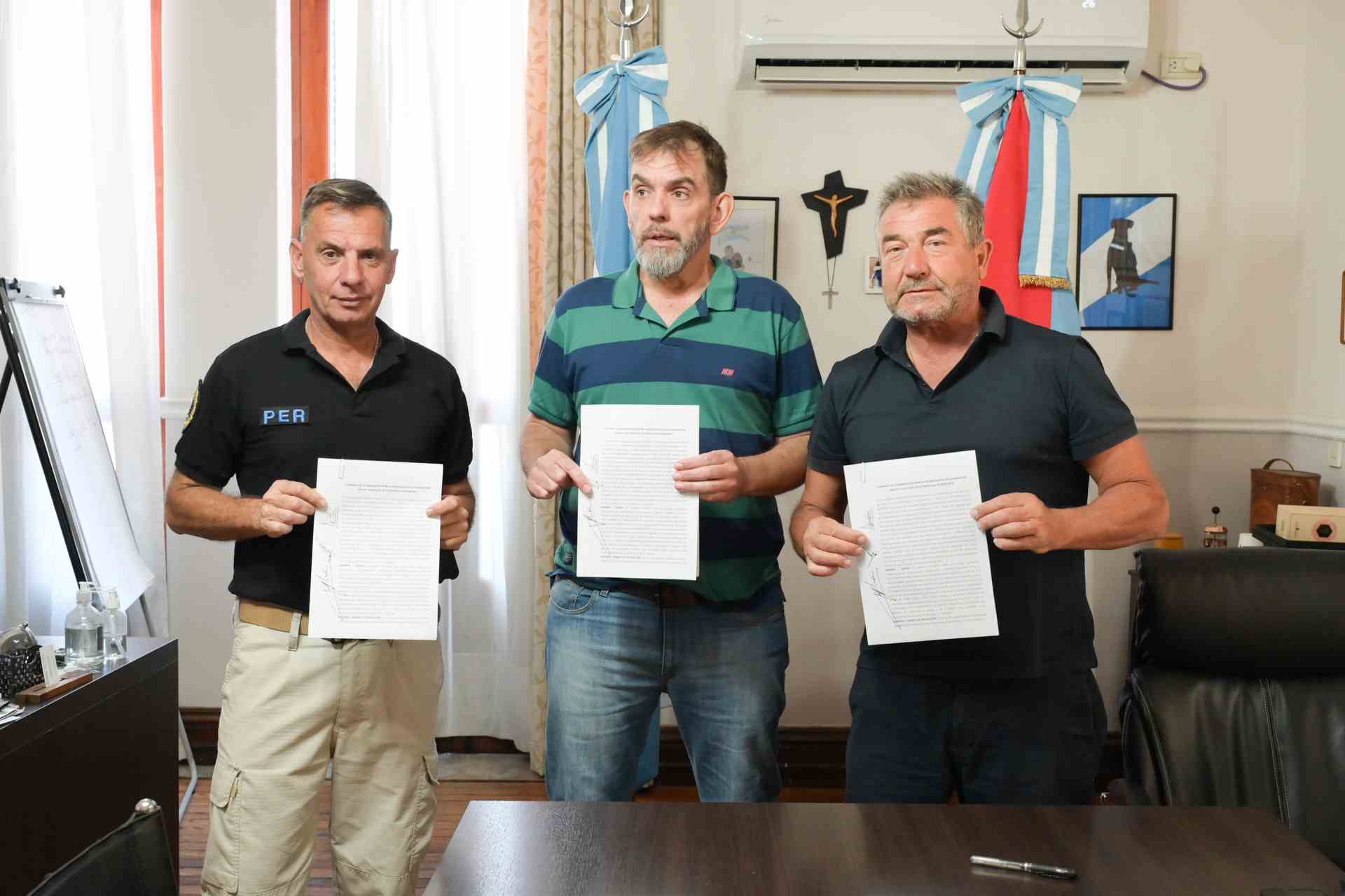 Maciá firmó un convenio con la Policía de Entre Ríos para fortalecer la seguridad vial