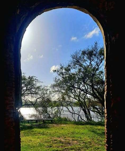 Concordia invita a descubrir el Castillo San Carlos y el Naranjal de Pereda