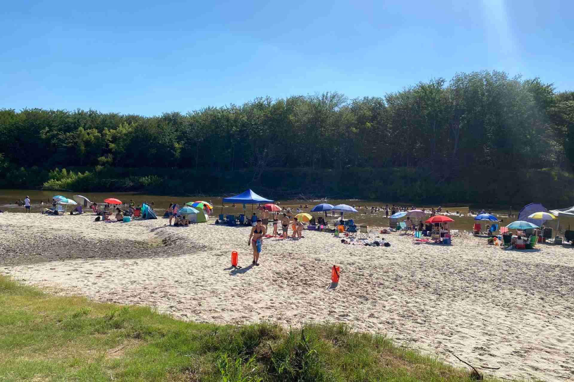 El Parque Enrique Berduc continúa abierto al público con servicios y normas de conservación