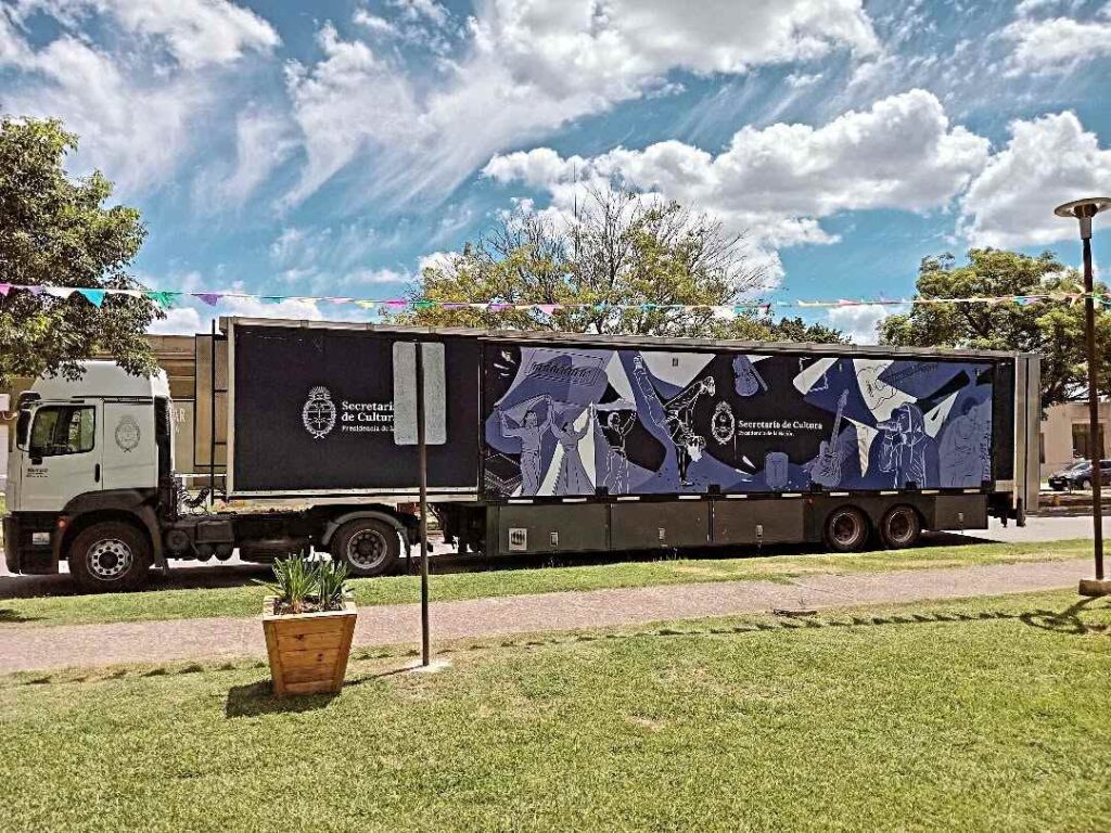 El Camión Cultural llegó a Galarza con propuestas artísticas y comunitarias