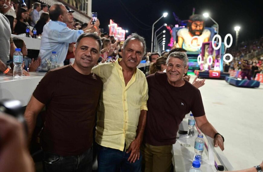 El Carnaval de Gualeguaychú abrió febrero con la presencia de Scioli