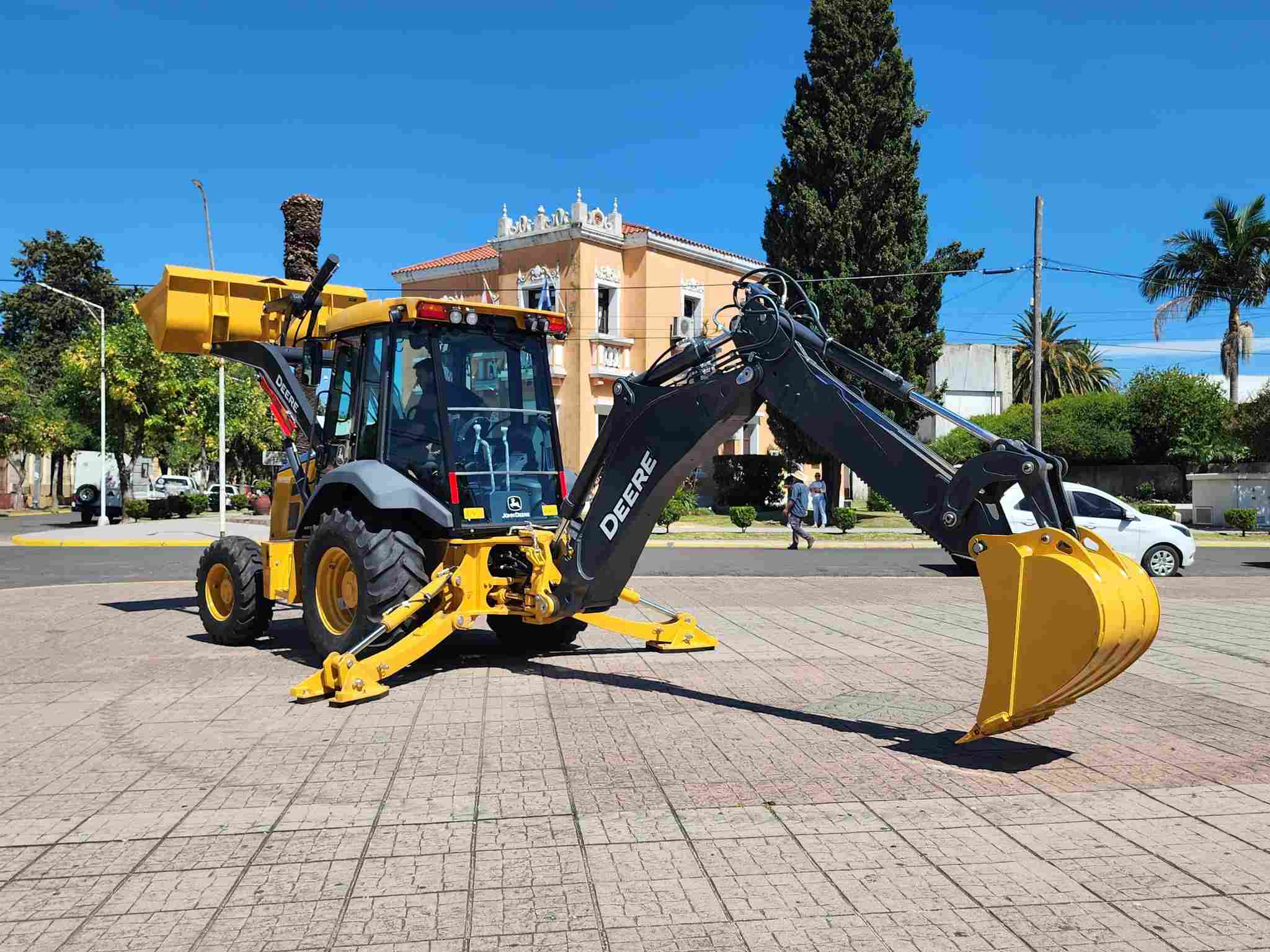 San José de Feliciano incorpora nueva retroexcavadora para fortalecer obras y servicios públicos