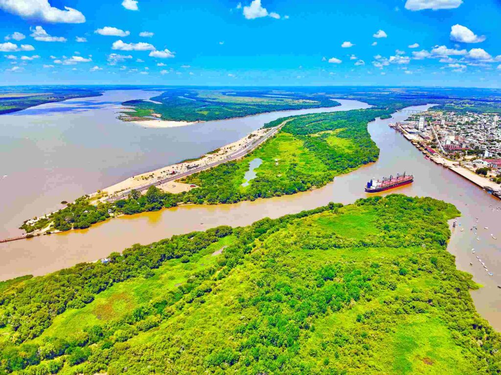 Intensa actividad en el Puerto de Concepción del Uruguay