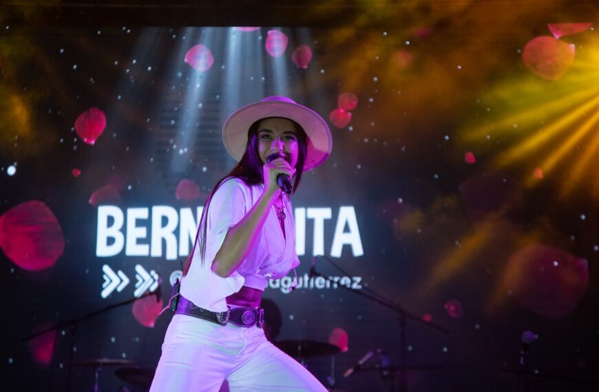 En Paraná Música en el Anfiteatro cerró con una noche a puro folklore y un gran marco de público