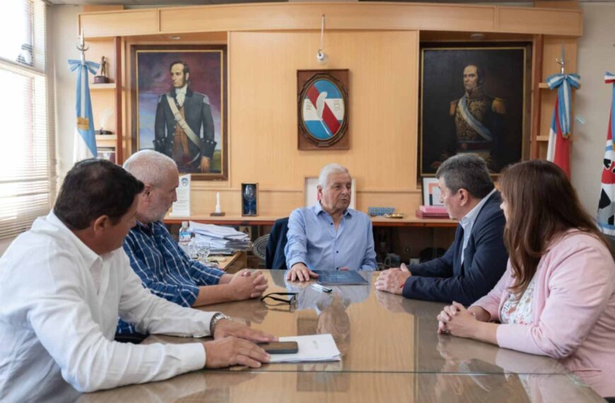 Rubricaron un convenio para la terminación de 63 viviendas en Concepción del Uruguay