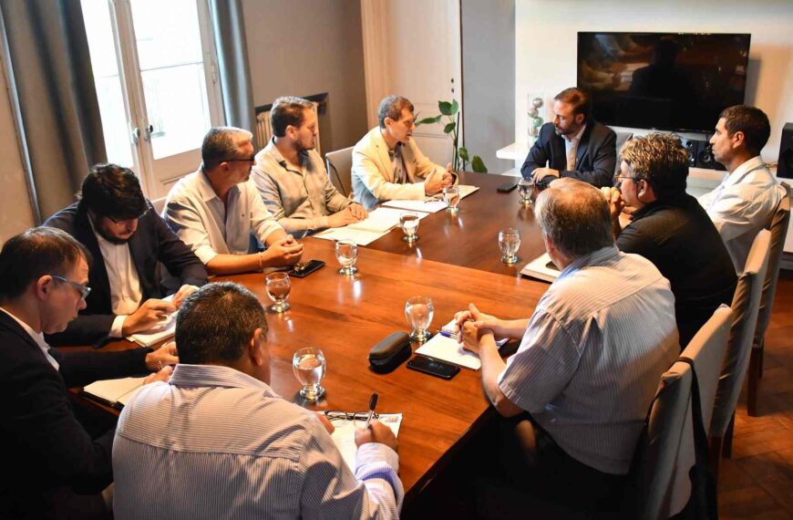Reunión de trabajo para fortalecer la gestión del riesgo hídrico en Concordia