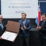 El gobernador participó de la entrega del título Honoris Causa a Ricardo Gil Lavedra