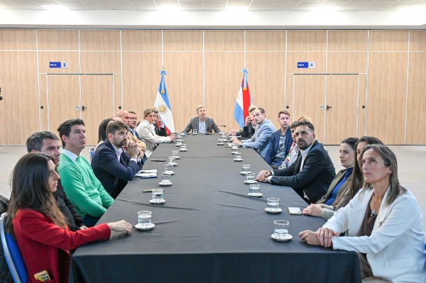 El gobernador abordó con intendentes del área metropolitana el desarrollo del proyecto del parque ambiental