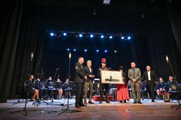 El gobernador participó del concierto por los 206 años de la Banda de la Policía de Entre Ríos
