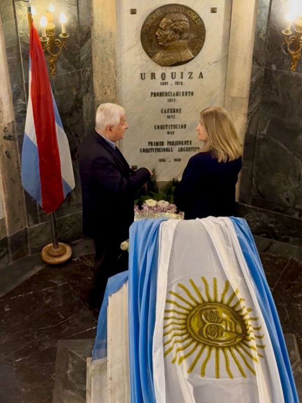 Concepción del Uruguay y Paraná renovaron su vínculo con el certamen literario “Entre Orillas”