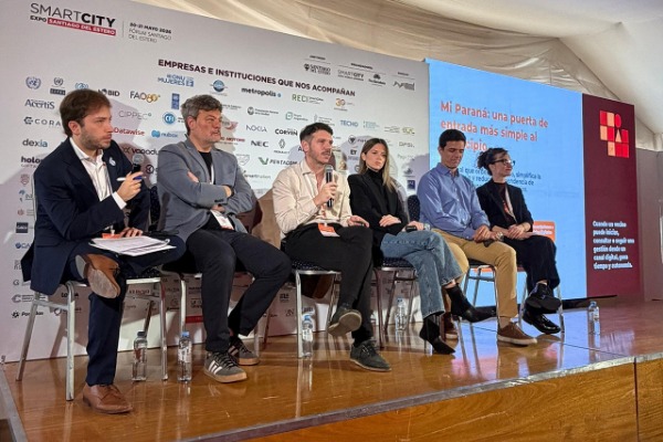 Paraná expuso su modelo de transformación digital en la Smart City Expo 2026