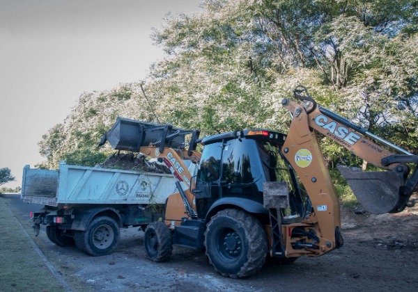 Paraná intensifica la limpieza y erradicación de mini basurales en el Parque Varisco