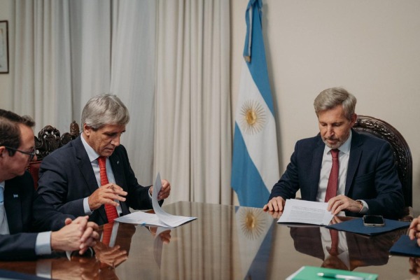 Frigerio firmó un convenio con Nación que reconoce deudas a favor de Entre Ríos y transfiere inmuebles