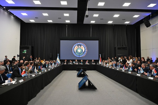 Frigerio encabezó la apertura del Consejo Federal de Seguridad Interior que sesionó en Entre Ríos